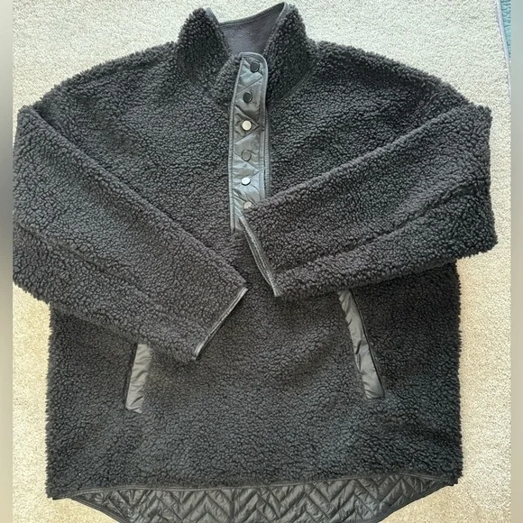 NWOT Athleta Warm Cozy Sherpa Quarter Snap Sweatshirt Pullover Black with Quilt - Picture 3 of 16